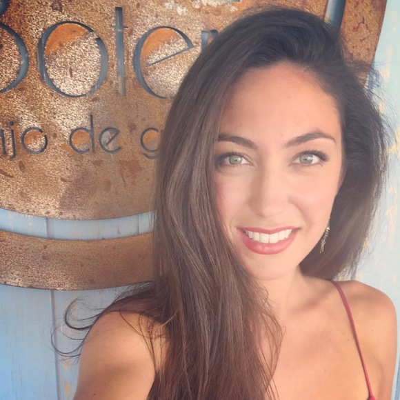 Meet your Posher, Kaitlyn - Picture 1 of 1